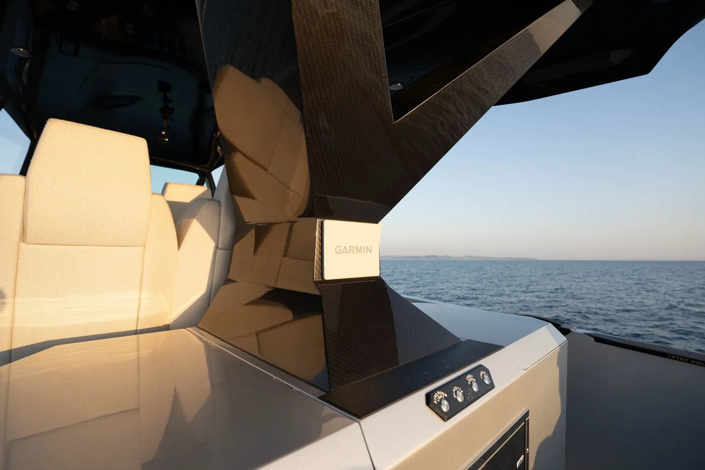 Koshi 51 interior 4